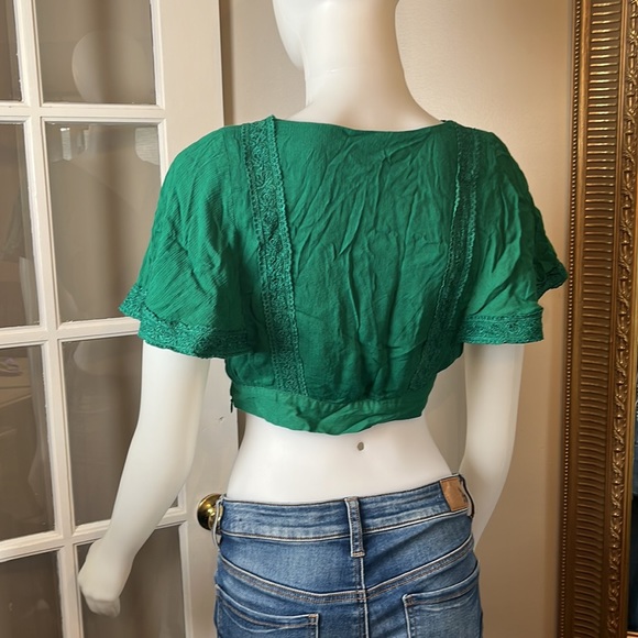 MIAMI Green V Neck Crop Top - Picture 3 of 4